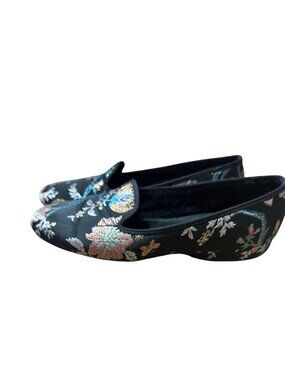 Daniel Green 6W Floral Embroidered Black Satin Slip-On Flats Elegant Design Soft